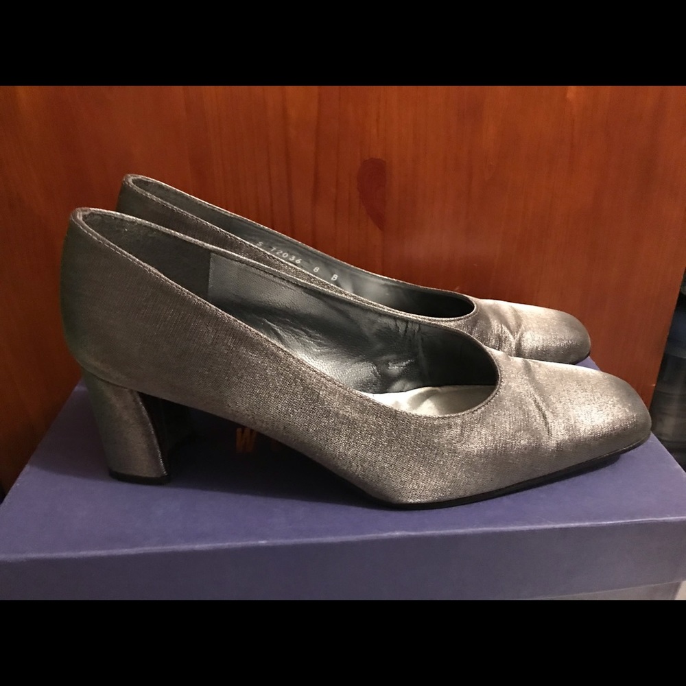Stuart Weitzman pewter color pumps size 8